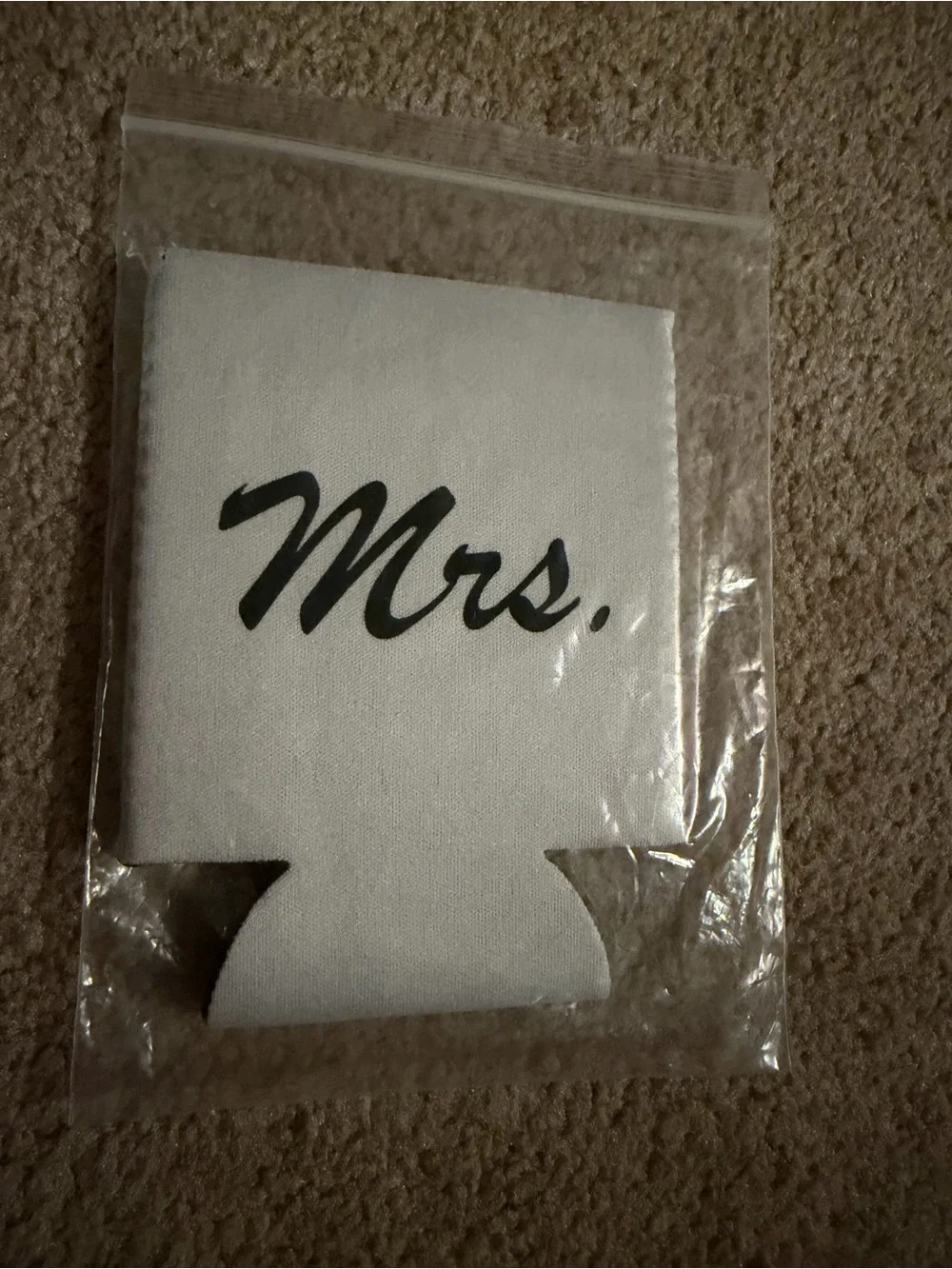 Mrs. White Drink Koozie - Bridal Party Can Cooler